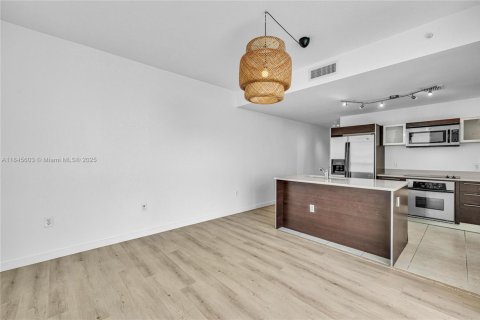 Купить кондоминиум в Майами, Флорида 1 спальня, 60.48м2, № 1842547 - фото 9