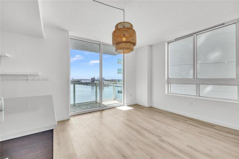 Купить кондоминиум в Майами, Флорида 1 спальня, 60.48м2, № 1842547 - фото 3