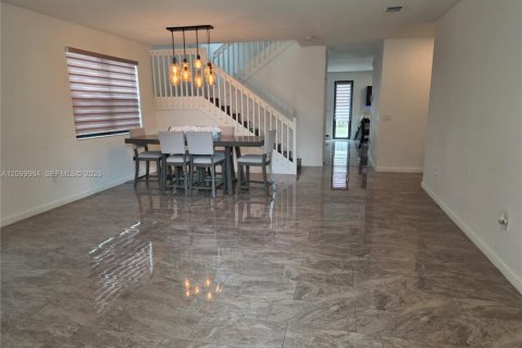 Villa ou maison à louer à Homestead, Floride: 4 chambres, 308.44 m2 № 2397938 - photo 14