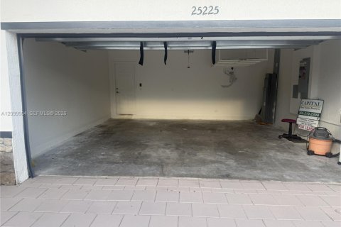 Villa ou maison à louer à Homestead, Floride: 4 chambres, 308.44 m2 № 2397938 - photo 4