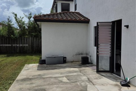 Villa ou maison à louer à Homestead, Floride: 4 chambres, 308.44 m2 № 2397938 - photo 7
