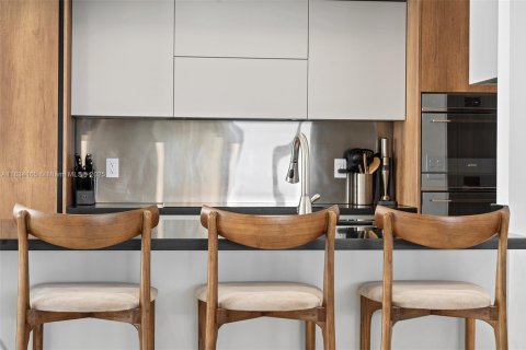 Condo in Miami Beach, Florida, 4 bedrooms  № 1936391 - photo 21