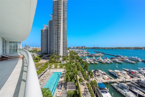 Condo in Miami Beach, Florida, 4 bedrooms  № 1936391 - photo 12