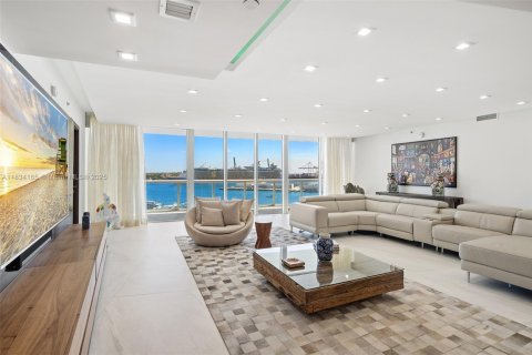 Condo in Miami Beach, Florida, 4 bedrooms  № 1936391 - photo 7
