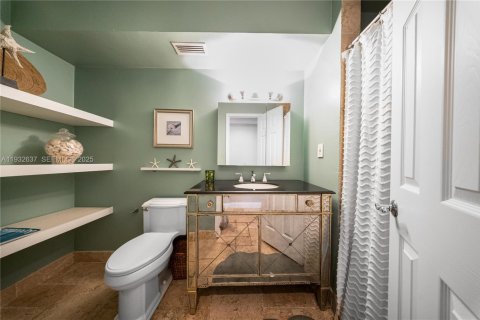 Villa ou maison à vendre à Miami, Floride: 3 chambres, 263.47 m2 № 1991261 - photo 29