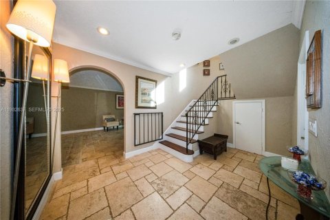 Villa ou maison à vendre à Miami, Floride: 3 chambres, 263.47 m2 № 1991261 - photo 5