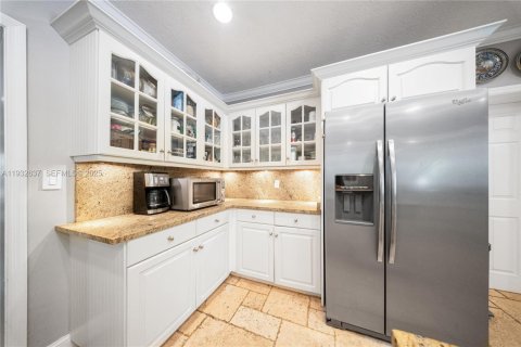 Villa ou maison à vendre à Miami, Floride: 3 chambres, 263.47 m2 № 1991261 - photo 12