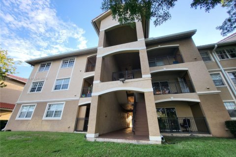 Condo in Pembroke Pines, Florida, 1 bedroom  № 1893192 - photo 23
