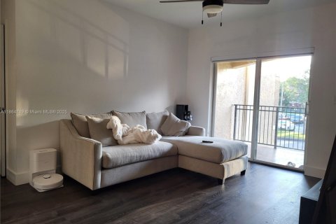 Condo in Pembroke Pines, Florida, 1 bedroom  № 1893192 - photo 2