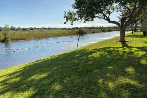 Condo in Pembroke Pines, Florida, 1 bedroom  № 1893192 - photo 26