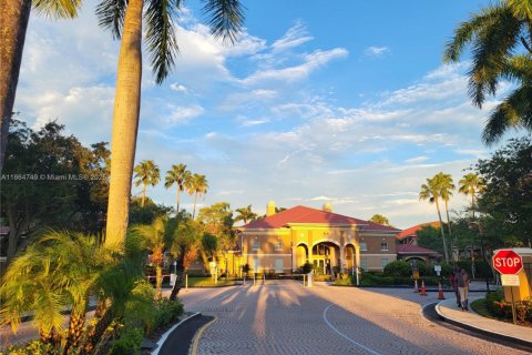 Condo in Pembroke Pines, Florida, 1 bedroom  № 1893192 - photo 24