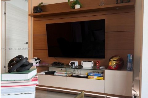 Condominio en venta en Miami, Florida, 2 dormitorios, 116.41 m2 № 2339858 - foto 4