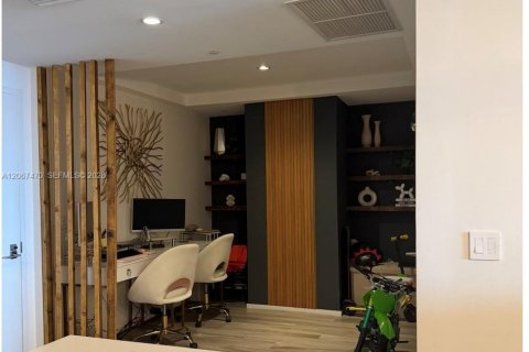 Condominio en venta en Miami, Florida, 2 dormitorios, 116.41 m2 № 2339858 - foto 3