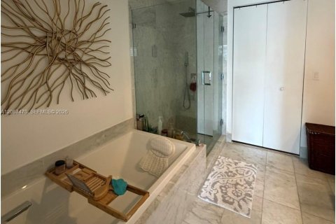 Condominio en venta en Miami, Florida, 2 dormitorios, 116.41 m2 № 2339858 - foto 11