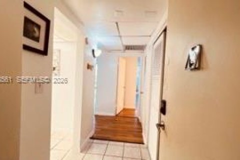 Copropriété à louer à Sunny Isles Beach, Floride: 1 chambre, 93.37 m2 № 2079342 - photo 18