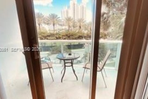 Copropriété à louer à Sunny Isles Beach, Floride: 1 chambre, 93.37 m2 № 2079342 - photo 4