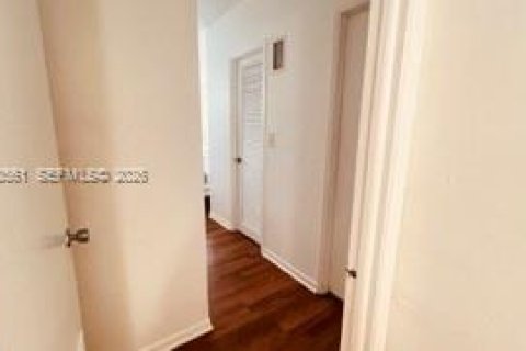 Copropriété à louer à Sunny Isles Beach, Floride: 1 chambre, 93.37 m2 № 2079342 - photo 10