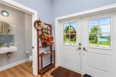 Villa ou maison à vendre à Punta Gorda, Floride: 3 chambres, 347.27 m2 № 2408309 - photo 8