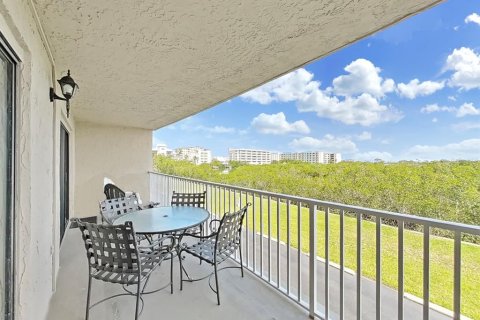 Condo in Indian Shores, Florida, 2 bedrooms  № 1784745 - photo 23