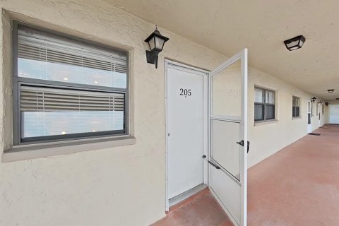 Condo in Indian Shores, Florida, 2 bedrooms  № 1784745 - photo 6