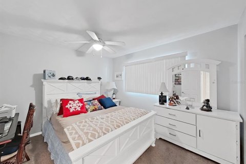 Condo in Indian Shores, Florida, 2 bedrooms  № 1784745 - photo 20