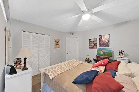Condo in Indian Shores, Florida, 2 bedrooms  № 1784745 - photo 21