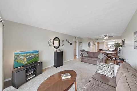 Condo in Indian Shores, Florida, 2 bedrooms  № 1784745 - photo 13