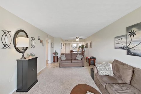 Condo in Indian Shores, Florida, 2 bedrooms  № 1784745 - photo 14