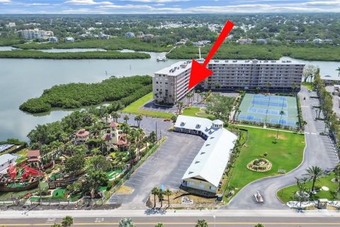 Condo in Indian Shores, Florida, 2 bedrooms  № 1784745 - photo 27