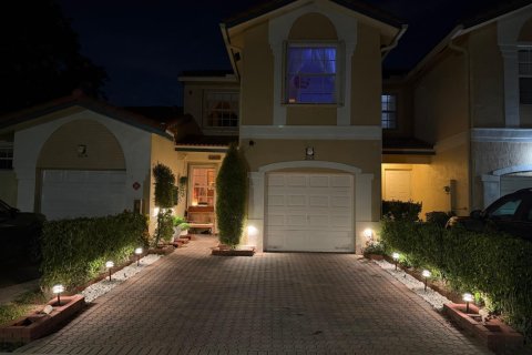 Villa ou maison à Coral Springs, Floride 3 chambres, 153.29 m2 № 2398032