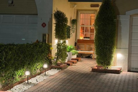Casa en venta en Coral Springs, Florida, 3 dormitorios, 153.29 m2 № 2398032 - foto 2