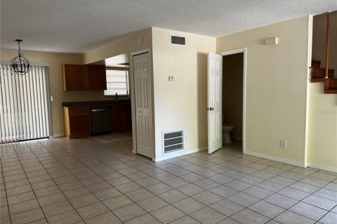Снять в аренду таунхаус в Киссимми, Флорида 4 комнаты, 90.58м2, № 1811006 - фото 5
