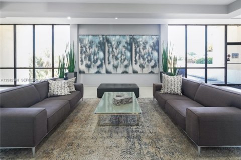 Condo in Aventura, Florida, 2 bedrooms  № 2086657 - photo 19