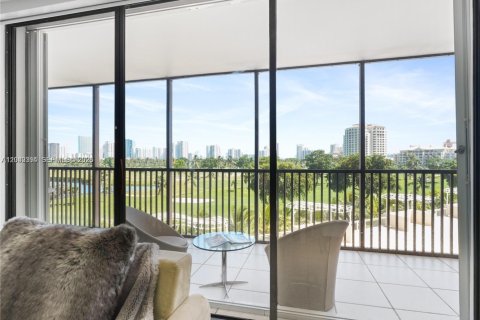 Condo in Aventura, Florida, 2 bedrooms  № 2086657