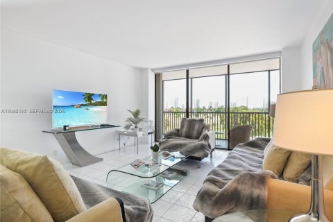 Condo in Aventura, Florida, 2 bedrooms  № 2086657 - photo 2