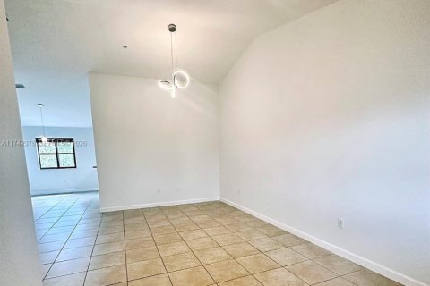 Condo in Cutler Bay, Florida, 3 bedrooms  № 2319527 - photo 6