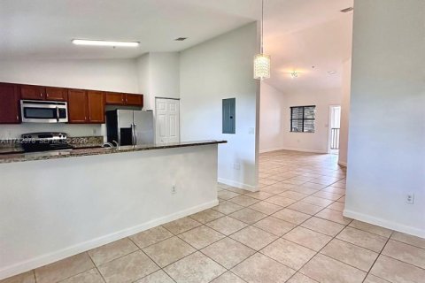 Condo in Cutler Bay, Florida, 3 bedrooms  № 2319527 - photo 7