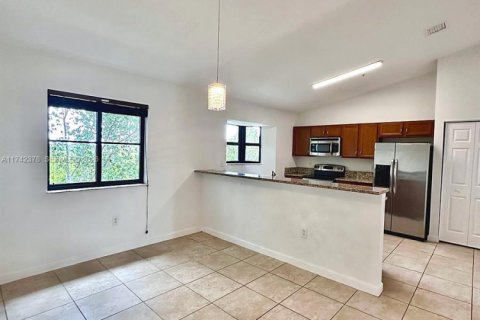 Condo in Cutler Bay, Florida, 3 bedrooms  № 2319527 - photo 8
