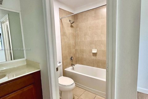 Condo in Cutler Bay, Florida, 3 bedrooms  № 2319527 - photo 16