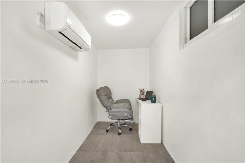 Casa en venta en Miami, Florida, 3 dormitorios, 151.52 m2 № 2007706 - foto 14