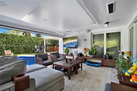Casa en venta en Miami, Florida, 3 dormitorios, 151.52 m2 № 2007706 - foto 2