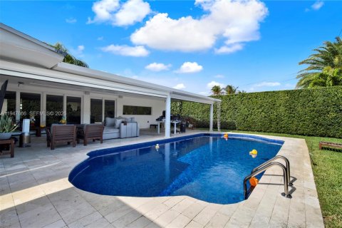 Casa en venta en Miami, Florida, 3 dormitorios, 151.52 m2 № 2007706 - foto 3