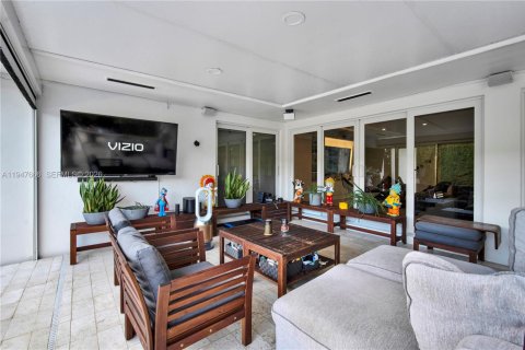 Casa en venta en Miami, Florida, 3 dormitorios, 151.52 m2 № 2007706 - foto 4