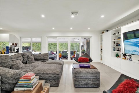 Casa en venta en Miami, Florida, 3 dormitorios, 151.52 m2 № 2007706 - foto 18