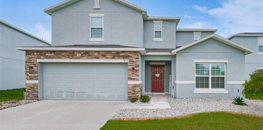 House in Davenport, Florida 5 bedrooms, 253.34 sq.m. № 1759998