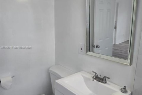 Propiedad comercial en alquiler en Miami Beach, Florida, 1 dormitorio, 36.23 m2 № 1992976 - foto 6