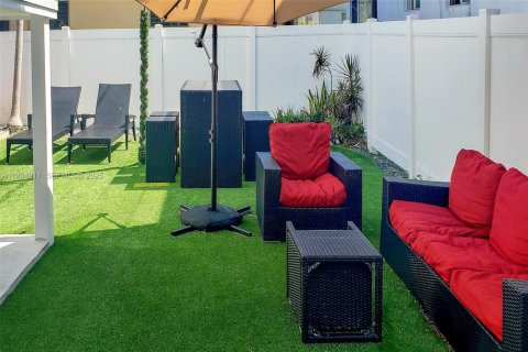 Propiedad comercial en alquiler en Miami Beach, Florida, 1 dormitorio, 36.23 m2 № 1992976 - foto 15