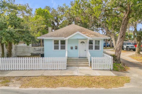 Commercial property in New Smyrna Beach, Florida 2 bedrooms, 89.19 sq.m. № 1808571 - photo 1