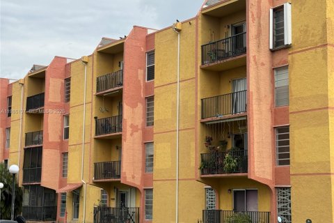 Купить кондоминиум в Майами, Флорида 2 спальни, 67.63м2, № 2048203 - фото 5