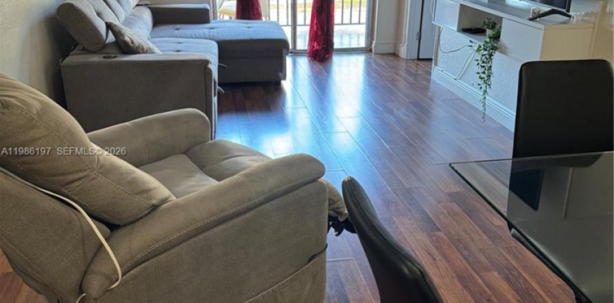 Кондоминиум с 2 спальнями в Майами, Флорида № 2048203